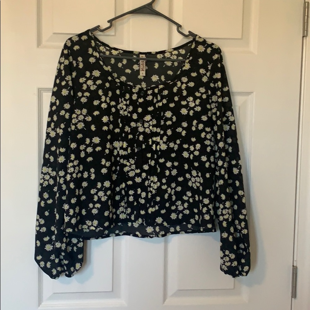 Daisy top